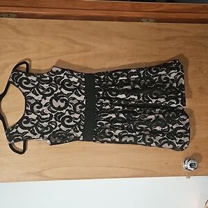 VENUS FIT & FLARE DRESS, SIZE 4, EXCELLENT CONDITION, LACE OVERLAY